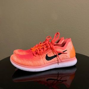 NWOT 8.5 Nike Free RN Flyknit